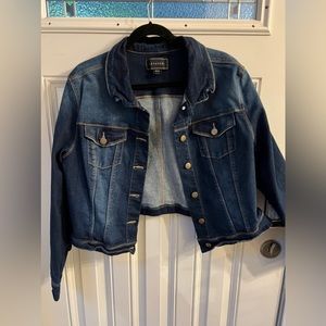 Stretchy denim jacket never worn!